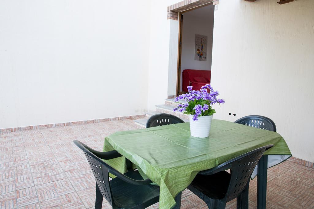 Appartamenti Torre Di Bari Bari Sardo Exterior foto